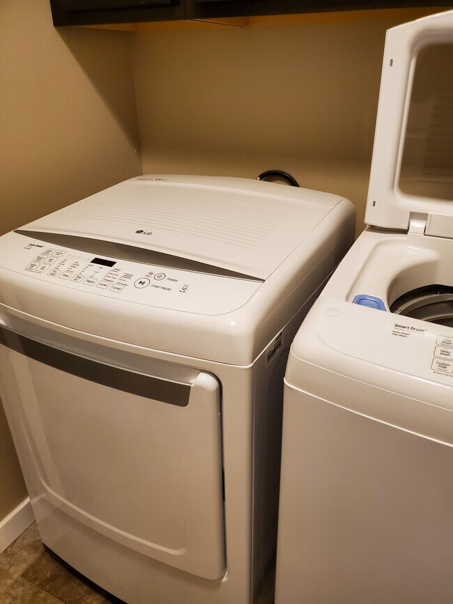 Building Photo - 4778 Beach Ln