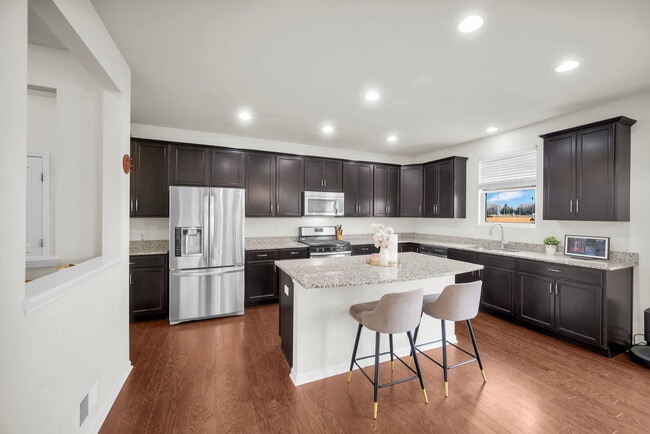 Building Photo - 4255 Fraser Cir