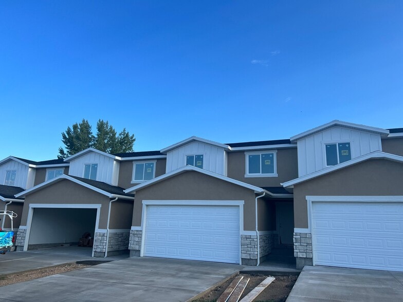 Building Photo - 447 E 625 S