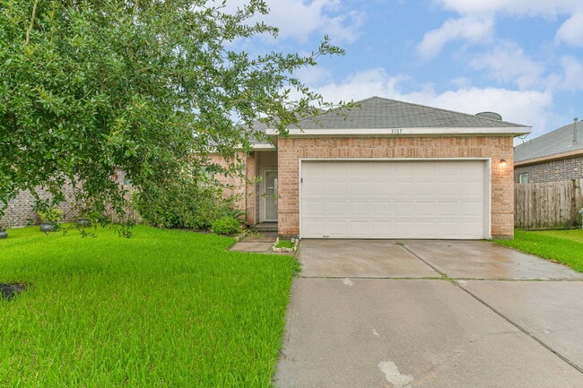 Building Photo - Beautiful 4-Bedroom, 2-Bath Home in Bay Co...
