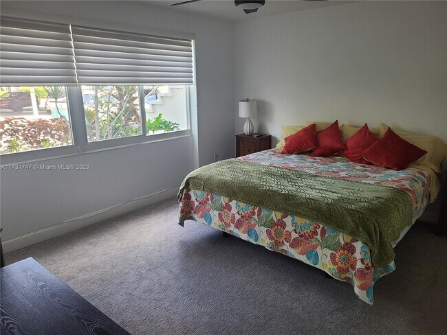 Building Photo - 180 Isle of Venice Dr