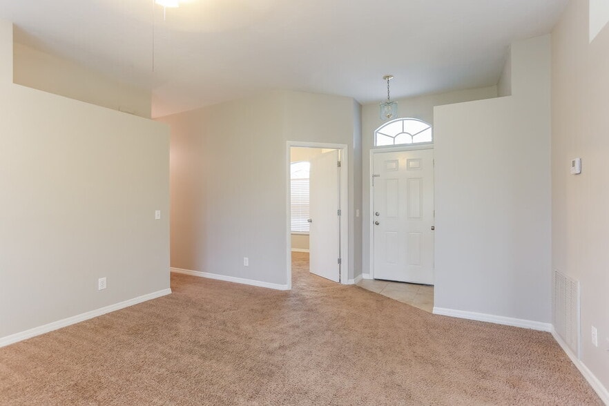 Building Photo - 6109 63rd Ave E