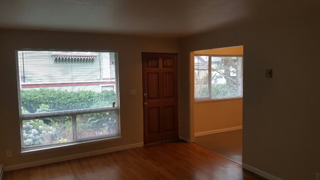 Interior Photo - 712 Summit