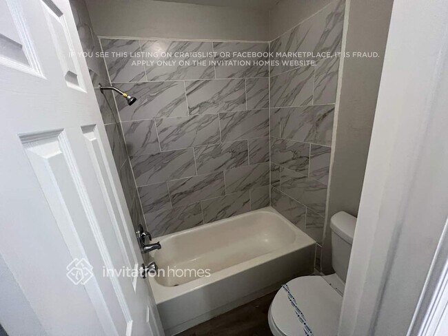 Building Photo - 1660 E Impala Ave