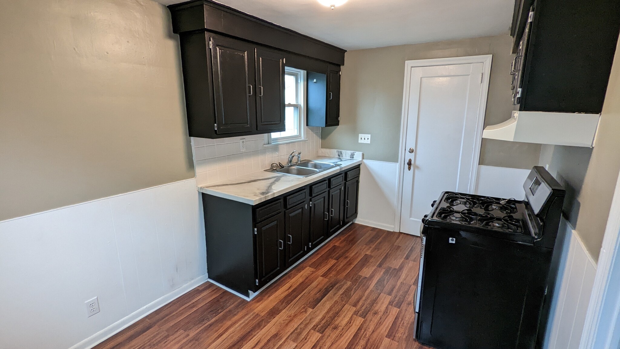 Kitchen - 73 Virginia Rd
