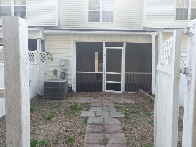 Building Photo - Just waiting for YOU!! At Carolina Forest!!!