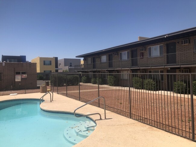 Building Photo - 3055 N Tyndall Ave