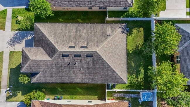 Building Photo - "Charming 3-Bedroom Retreat with Granite T...