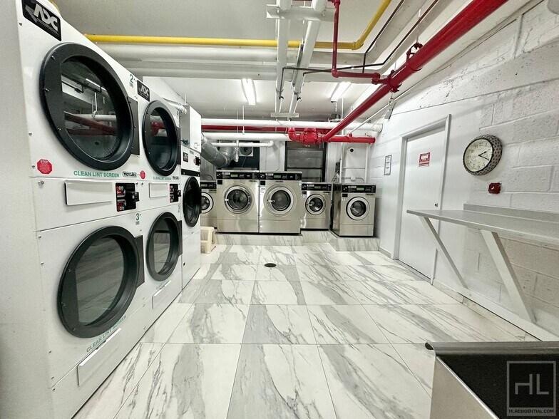 Building Photo - EAST 55 STREET