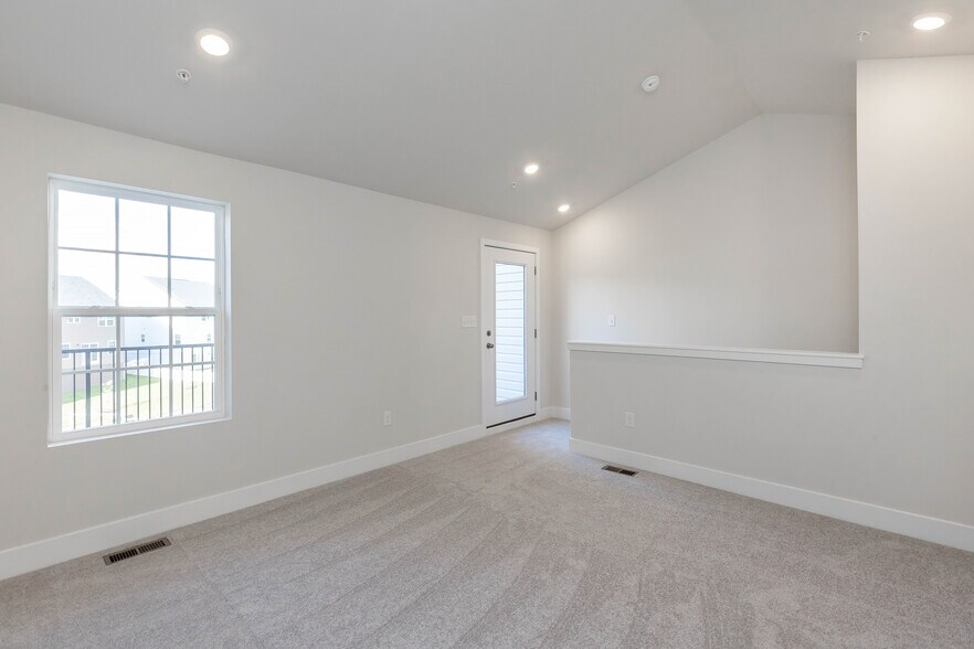 Building Photo - 2273 Marcy Dr