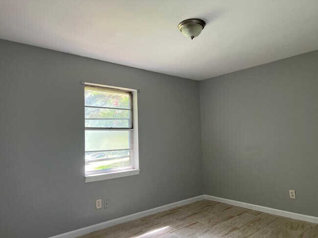 Building Photo - 4351 Hendrix Dr