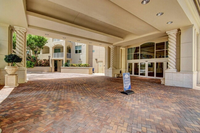 Building Photo - 3700 S Ocean Blvd