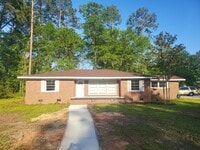 Building Photo - 105 Pinecrest Dr