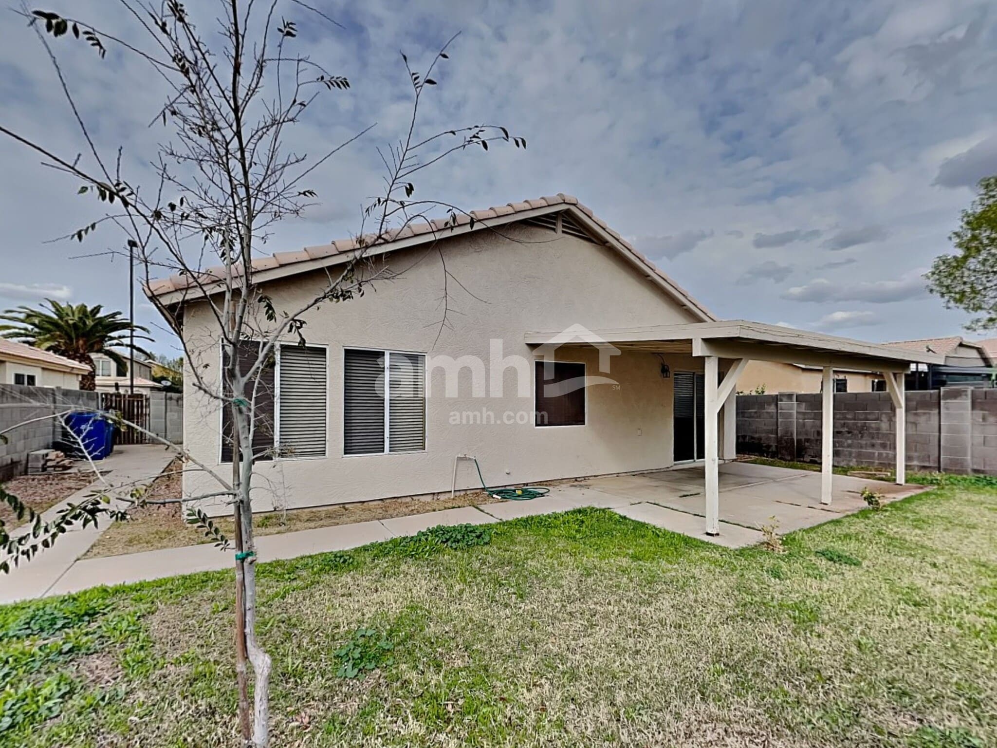 Building Photo - 7515 E Medina Ave