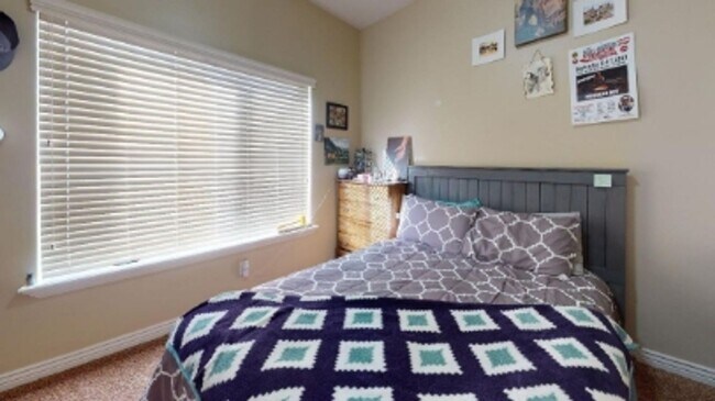 Building Photo - 576 W 1045 N