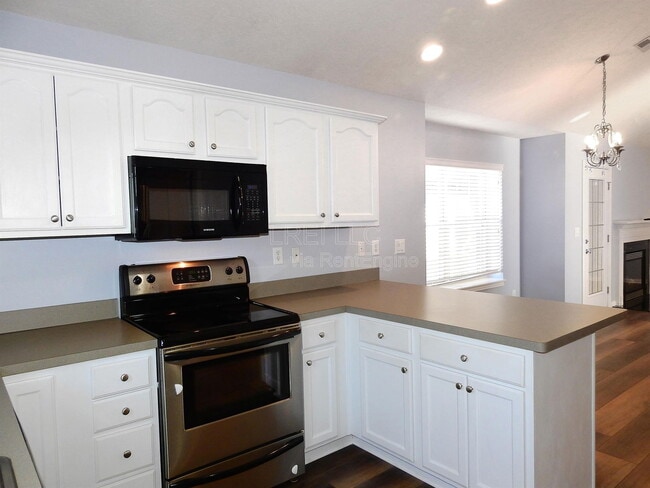 Building Photo - 5527 Raintree Ridge