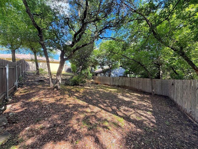 Building Photo - 9900 Hundred Oaks Cir