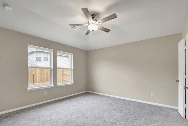 Building Photo - 7155 Blue Oak Dr