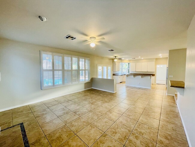 Building Photo - COMING SOON: Hardwood floors, freshly pain...