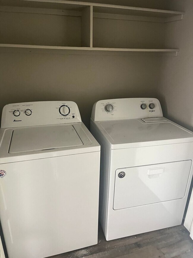 Building Photo - TG-4014 N. 54'TH