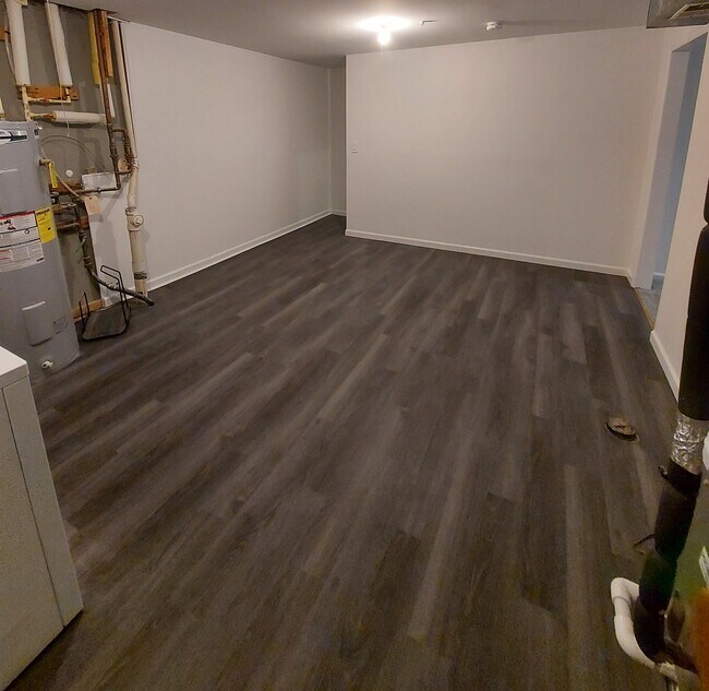 Building Photo - 4073 Silver Park Ter