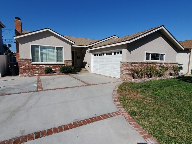 Building Photo - Spacious 3-Bedroom Single Family House with bonus room in Torrance- $4,400/month