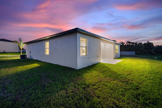 Building Photo - Deposit-Free! Modern, energy efficient hom...