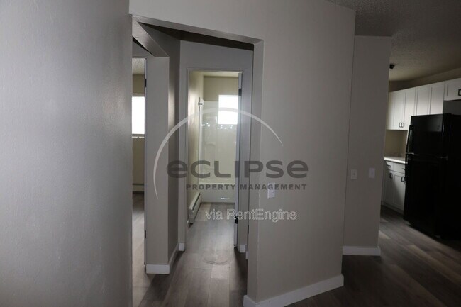 Building Photo - 450 Chipeta Ave