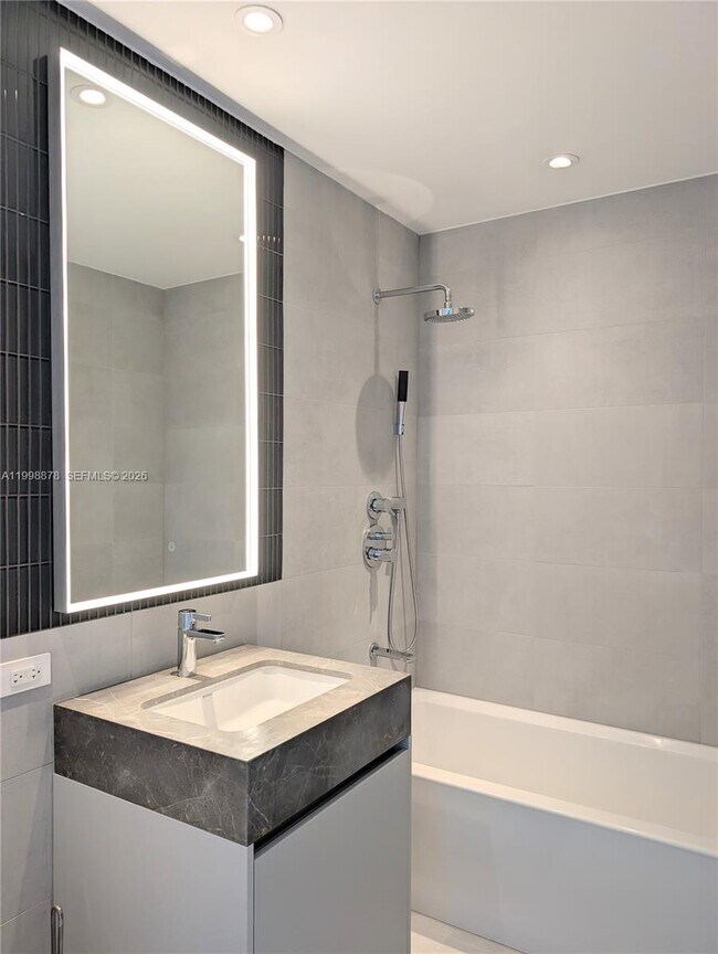 Building Photo - 500 Alton Rd