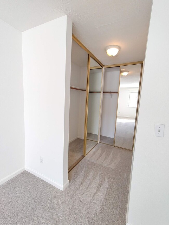 Building Photo - Stellar San Ramon Location- Lovely 2 bd Co...