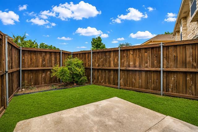 Building Photo - 524 Raintree Cir