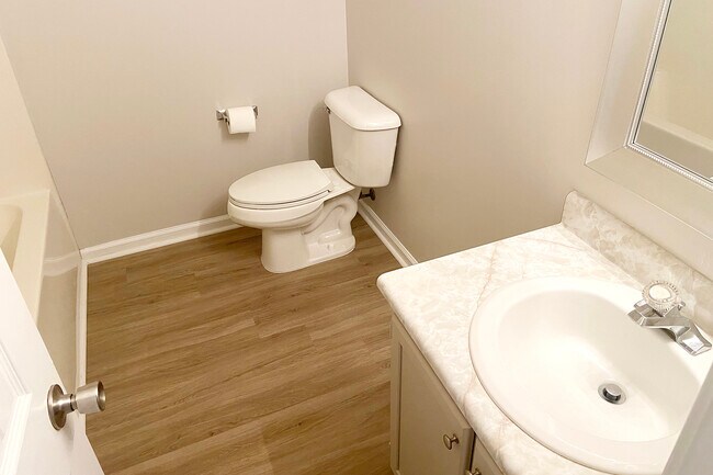 Building Photo - 2721 Ashby Dr