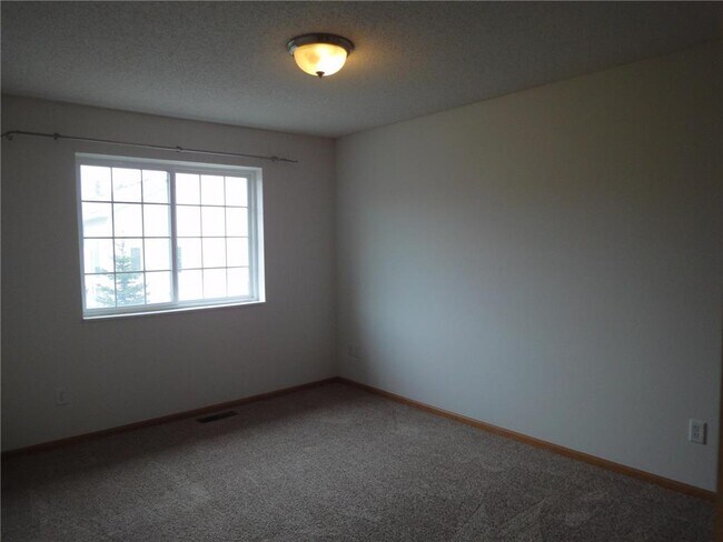 Building Photo - 4770 Underwood Ln N