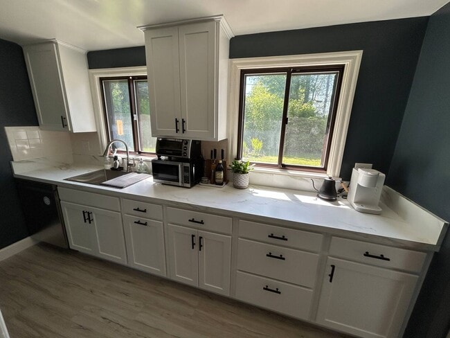 Building Photo - 138 Aikens Pl