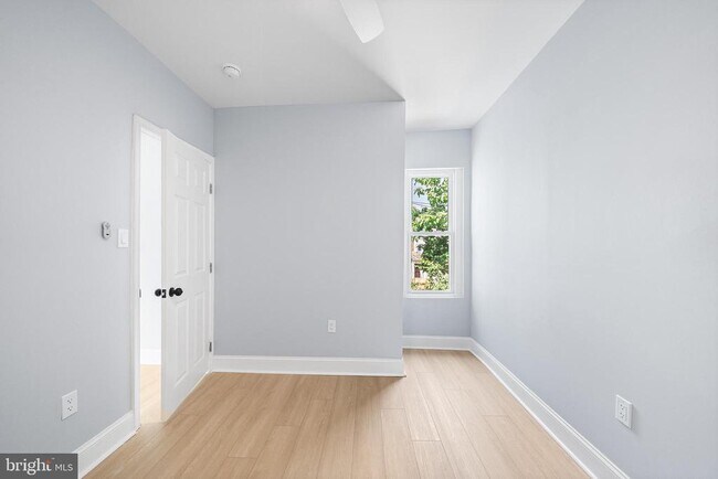 Building Photo - 56 N Yewdall St