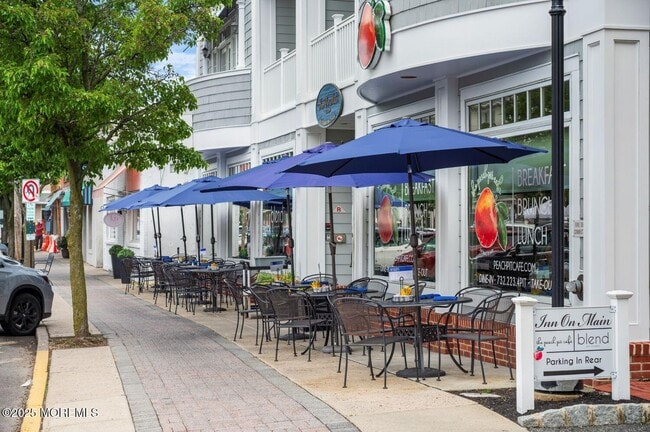 Building Photo - W162 Main St