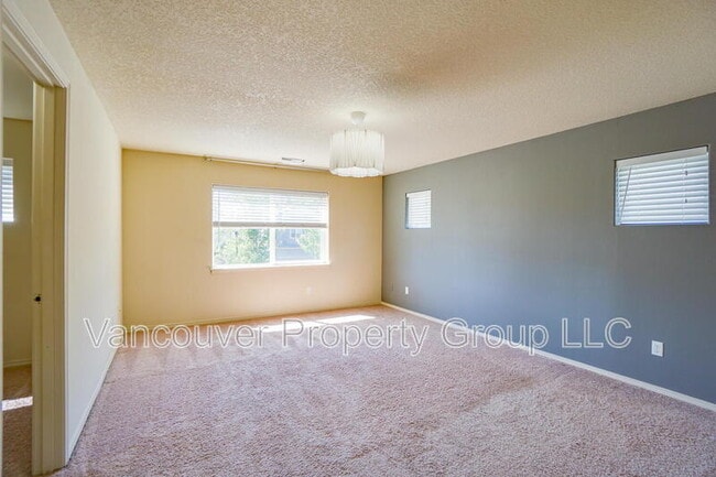 Building Photo - 2645 NE 87th Ave