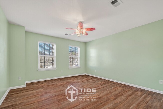 Building Photo - Your Carolina Bay Haven