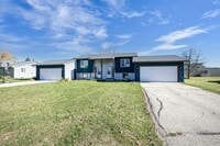 Building Photo - 2273 Country Ln