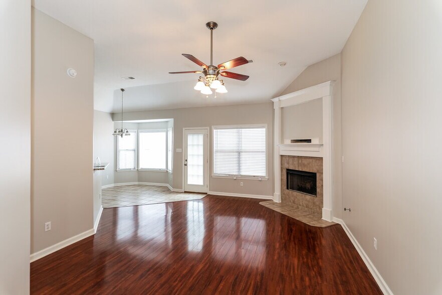 Building Photo - 60 Penny Ln