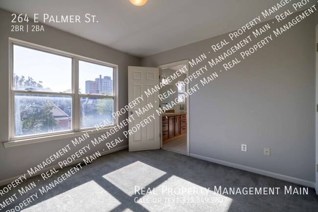 Building Photo - 264 E Palmer St