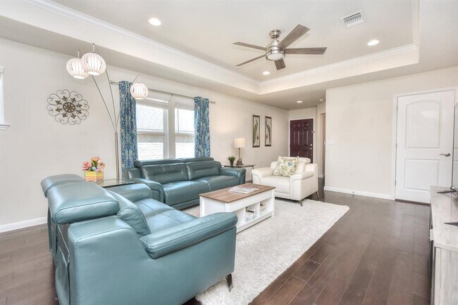 Building Photo - 705 Kitty Hawk Rd