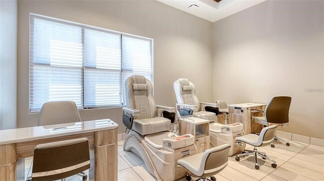 Building Photo - 12180 Wellen Golf St