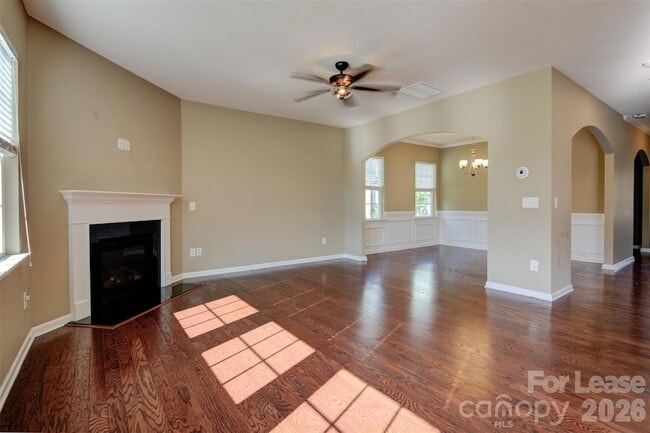 Building Photo - 16125 Hammersmith Farm Dr