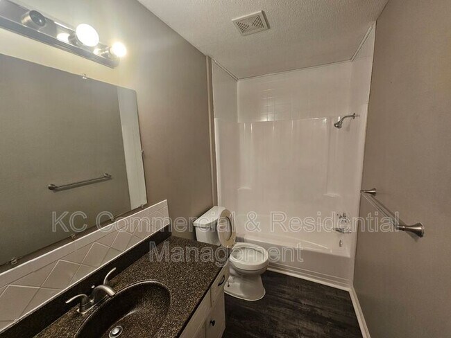 Building Photo - 10013 N Harrison Dr