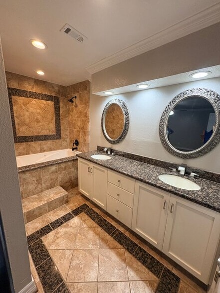 Building Photo - 6018 Elkwood Forest Dr