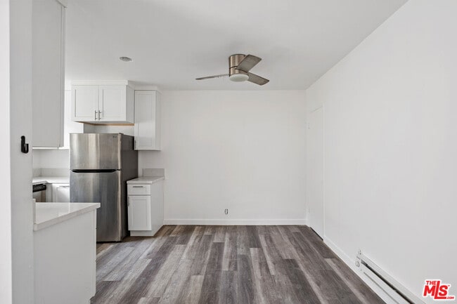 Building Photo - 733 Hayworth Ave