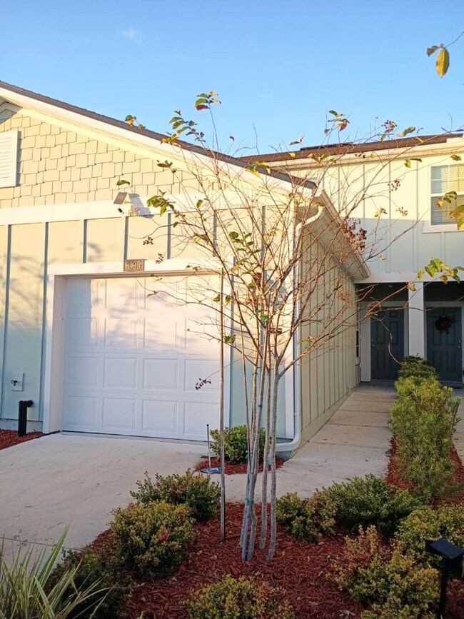 Building Photo - 8995 Gifford Dr