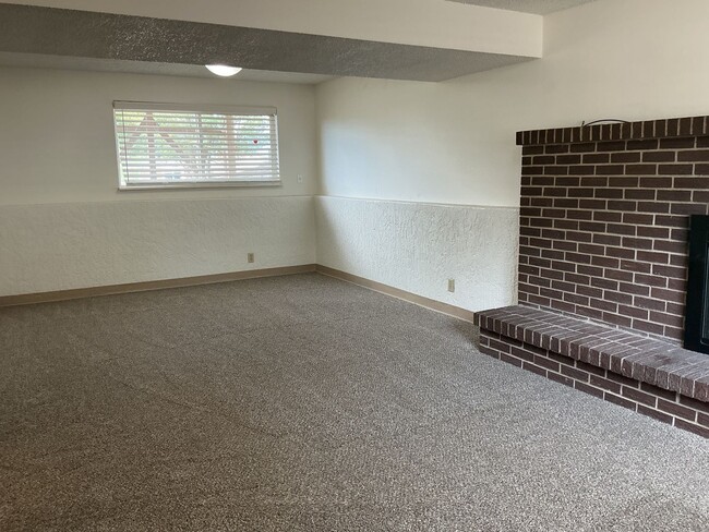Building Photo - 5710 Eldora Dr