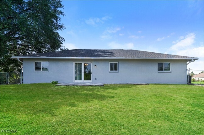 Building Photo - 3216 9th St SW